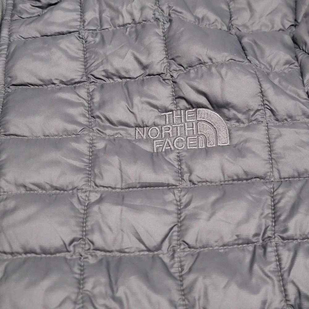 The North Face Jacket Mens Medium Gray ThermoBall Eco Quilted Insulated NF0A3Y3N
